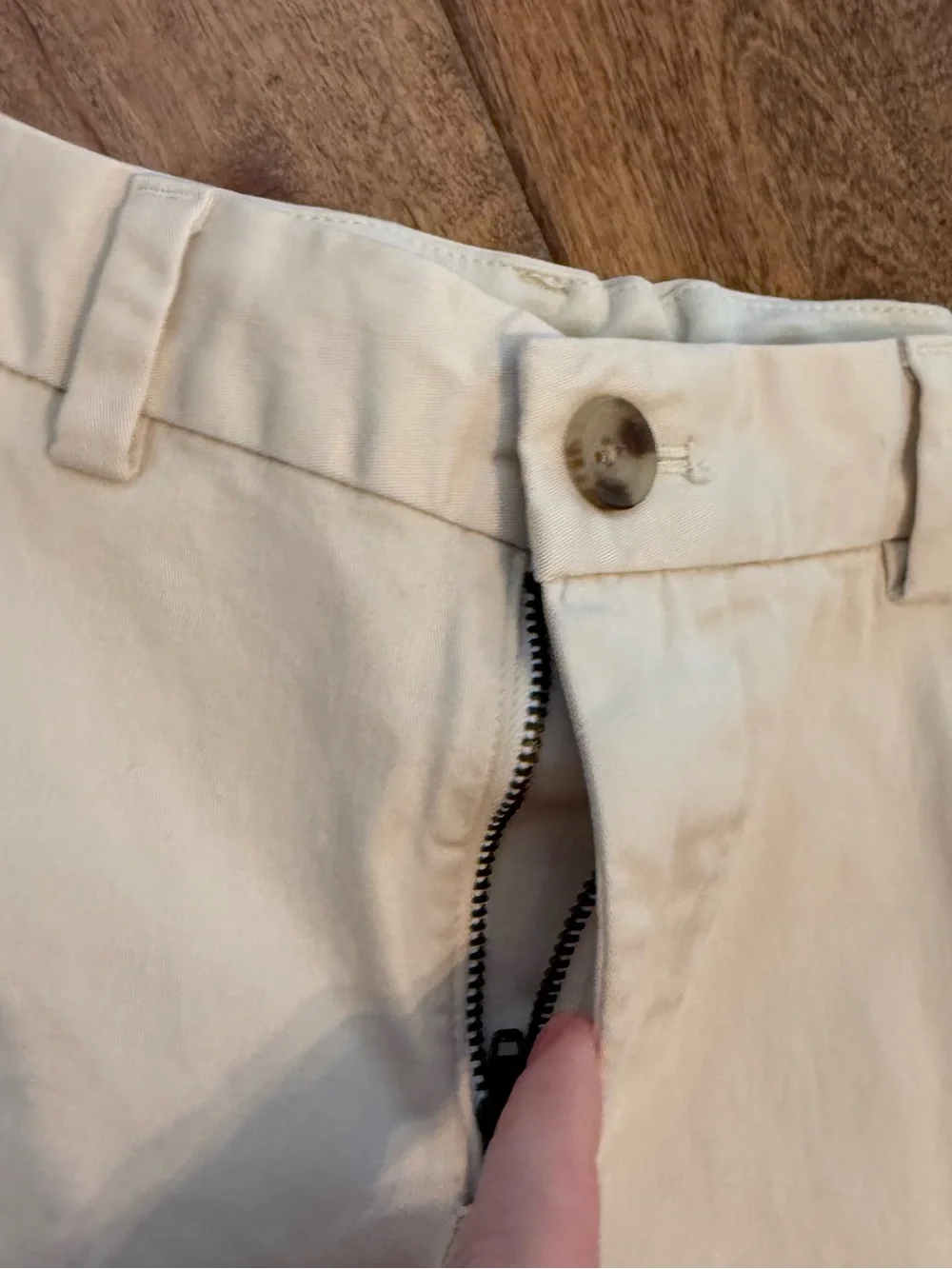 Vineyard Vines classic khaki